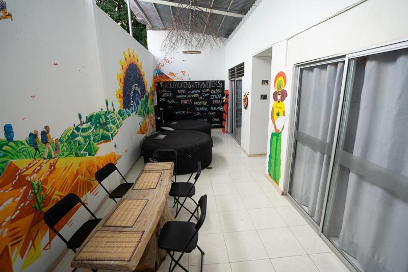 נייבה Backpackers And Travellers Hostel מראה חיצוני תמונה
