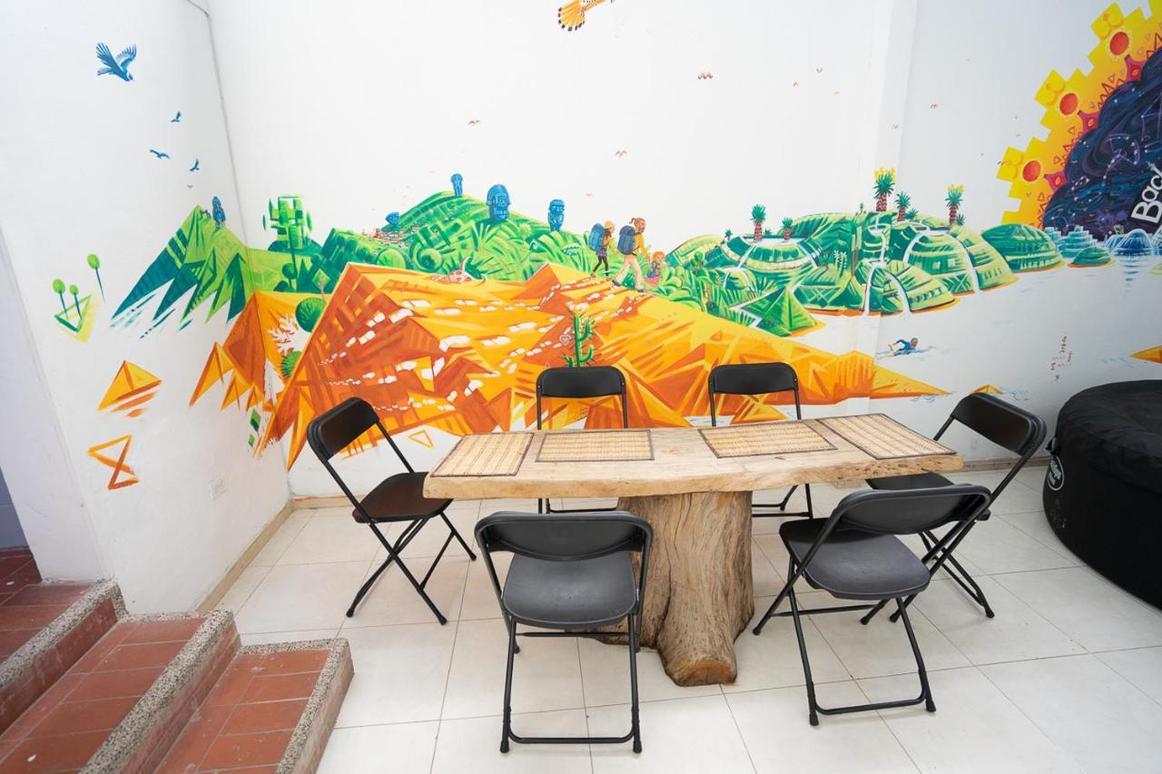נייבה Backpackers And Travellers Hostel מראה חיצוני תמונה