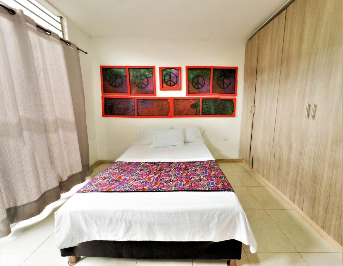 נייבה Backpackers And Travellers Hostel מראה חיצוני תמונה