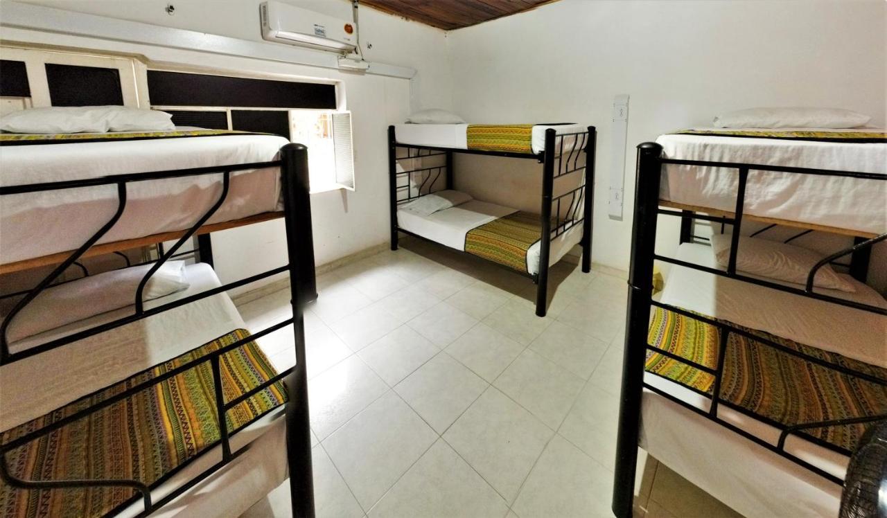 נייבה Backpackers And Travellers Hostel מראה חיצוני תמונה