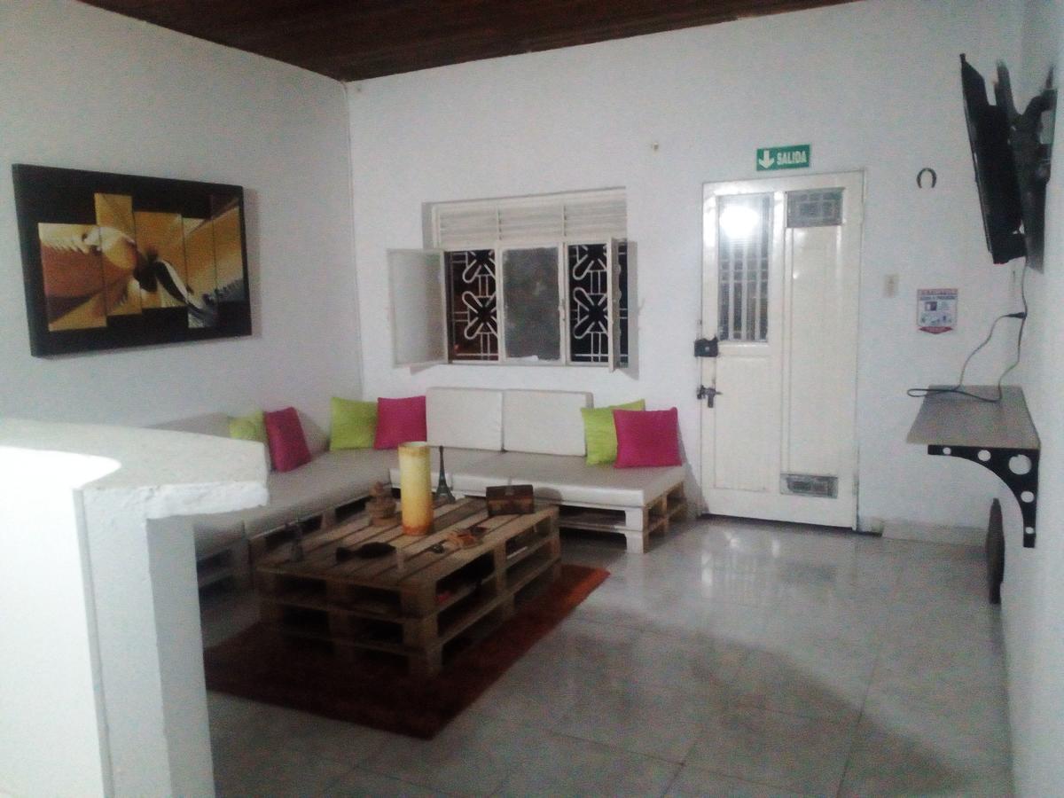 נייבה Backpackers And Travellers Hostel מראה חיצוני תמונה