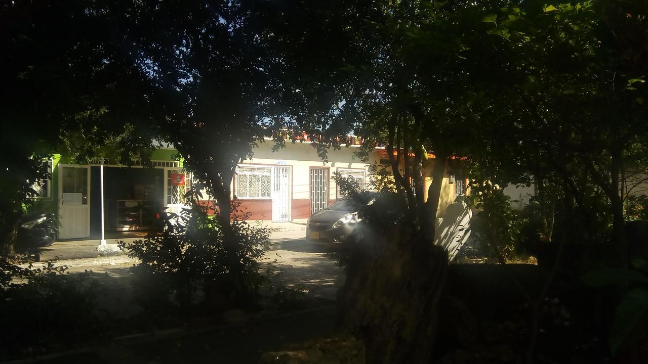 נייבה Backpackers And Travellers Hostel מראה חיצוני תמונה